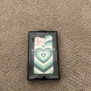 I phone 13pro Wild flower Brand new phone case never used